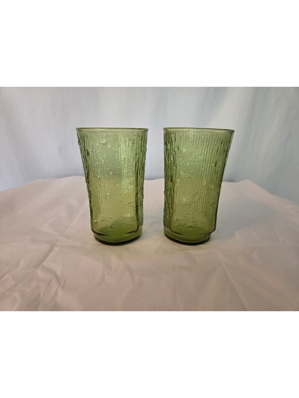 Set of 2 Vintage Green Textured Drinking Glasses